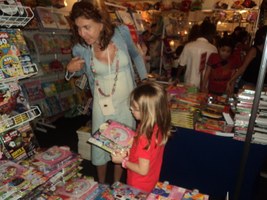 Importância das mães como formadores de leitores é debatida na Bienal