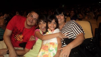 Público lota Teatro Gustavo Leite para apresentação da peça “ O Patinho Feio”