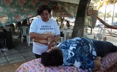 Visitantes receberam sessões de massoterapia