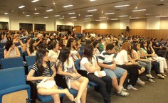 Público acompanha as dicas da escritora