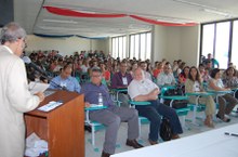 Público lota auditório do campus