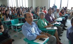 Ricardo da Silva,  pró-reitora Sílvia Cradeal, José Roberto, coordenador de extensão; Pedro Valentim, coordenador de pesquisa; Amauri Barros, pró-reitor de Graduação; e Nélia Calado, da Sinfra