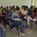 Cursos de línguas oferecem 275 vagas para estudantes
