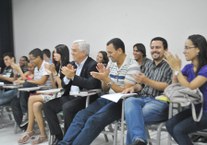 Aula de Introdução ao Espanhol: apresentação de trabalhos finais