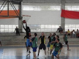 Curso de Educação Física oferece esportes para comunidade acadêmica