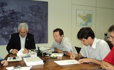 Representantes da Arcom prometem cumprir os prazos