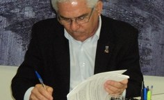 Eurico tornará público os procedimentos de assinaturas dos contratos durante sua gestão