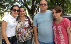 Yara Barros se despede da família