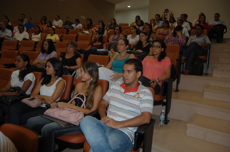 Alunos e professores participaram da premiação que estimula a produção acadêmica na Ufal
