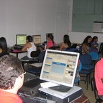 Centros de Inclusão Digital possibilitam a alunos carentes acesso à informática