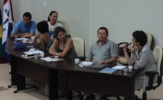 Mesa de debates com representantes das entidades