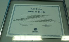 Homenagem à Universidade