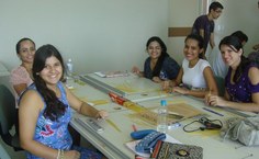 Feras "construindo" pontes nas oficinas