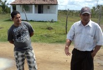 Seu Antônio revela que escola perto do assentamento é um dos fatores que fazem o assentado querer continuar com as terras