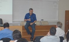 Fernando Cardim palestrou para mestrandos da FEAC
