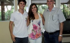 Augusto César, Danielly Pierozan e professor Arno Maschmann são três dos selecionados para o Top China