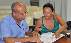 Representantes da Imprecar assinam contrato de construção do prédio de Biblioteconomia