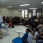 Debate sobre transexualidade lotou o miniauditório da biblioteca
