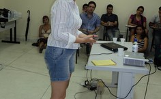 Nádia apresentou as pesquisas com mulheres de Porto Alegre