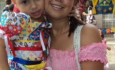 Ana Carla e a filha se divertiram na festa