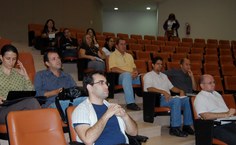 Servidores conferem as exigências da nova lei