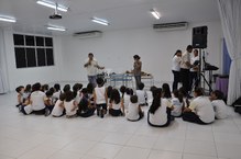 Equipe de Paleontologia e Geologia faz apresentação para turmas do ensino fundamental em escola de  Maceió