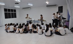 Equipe de Paleontologia e Geologia faz apresentação para turmas do ensino fundamental em escola de  Maceió