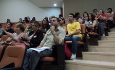 Estudantes e professores prestigiam o evento