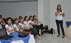 Estudantes recebem informações