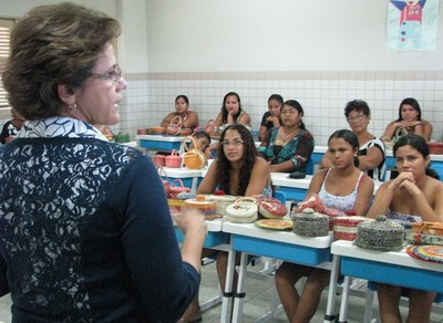 Marilda Melo, coordenadora do Pronatec-ETA, parabeniza alunos da capacitação pelo comprometimento e pelos bons resultados alcançados ao longo do curso