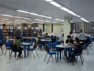 Alunos aproveitam para estudar na Biblioteca