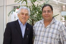 Professor Anderson convidou o reitor Eurico Lôbo para a solenidade no Recife