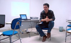 Professor Guibson Dantas durante Colóquio