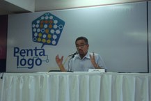 Professor Muniz Sodré em palestra no último dia do evento