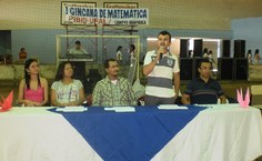 Professor José da Silva Barros, orientador do projeto, durante a Gincana de Matemática