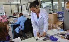 Adriana Ribeiro demonstra  o estudo científico do Mestrado do IQB