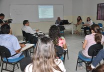 Reunião com professores e coordenadores de curso para discutir calendário acadêmico