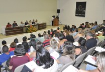 Auditório lotado para prestiagiar o evento