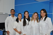 A premiada com parte da equipe de Ecologia química