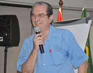 O professor Dilson Cardoso, da Universidade de São Carlos, foi um dos conferecistas do Encat