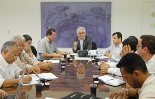 Reitor discute expansão e projetos de infraestrutura com Adufal