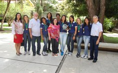 Vice-reitora parabeniza atletas de handebol da Ufal