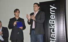 Demian foi homenageado pelo IC com uma placa