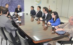 Reunião no gabiente do reitor, antes da solenidade