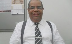Professor Eraldo Ferraz, coordenador de Pedagogia do Campus A. C. Simões