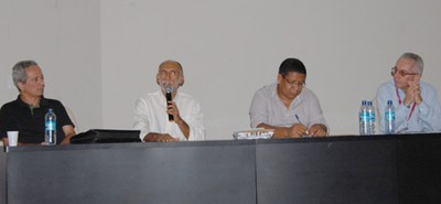 Cícero Péricles, Marcos Antônio, Antonio Alfredo e José dos Santos respondem aos questionamentos dos participantes