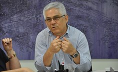 Eurico Lôbo lembra aos novos servidores da Ufal que cada funcionário é fundamental para a construção de uma instituição bem qualificada