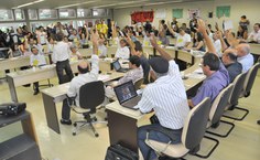 Conselheiros decidem, por maioria, manter na plenária apenas os membros do Consuni e mais 35 representantes das entidades presentes