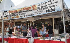 Feiras de livros trazem tradicionais descontos nas obras com o selo Edufal