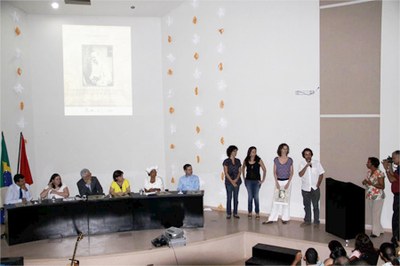 Equipe do Museu Théo Brandão em cerimônia de lançamento do Calendário 2013, no Auditório Nabuco Lopes